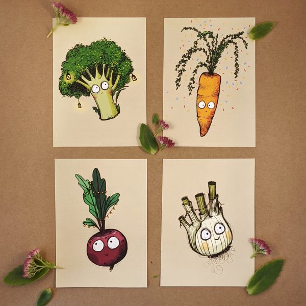 Set of 4 party vegetables postcards